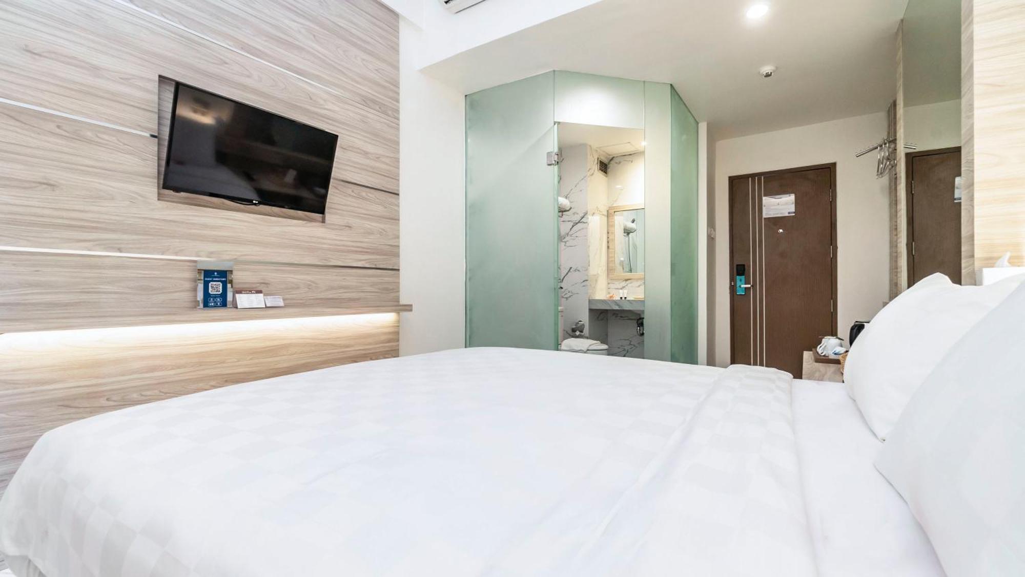 City Of Aventus Hotel - Denpasar Room photo